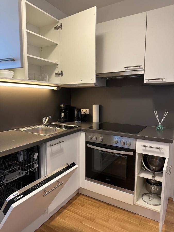 Amazing City Center Apartment Вена Экстерьер фото
